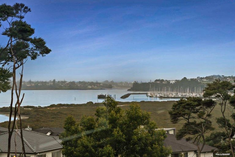 Photo of property in 13 Vazey Way, Hobsonville, Auckland, 0618