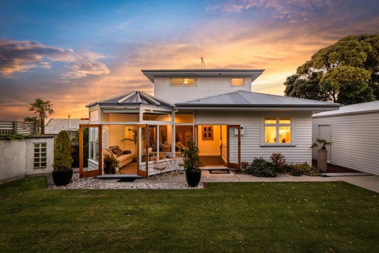 Photo of property in 117 Priestley Terrace, Bluff Hill, Napier, 4110