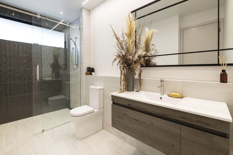 Photo of property in 9 Tautoru Avenue, Orewa, 0931