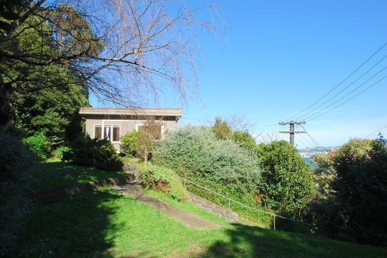 Photo of property in 6 Rangiora Avenue, Kaiwharawhara, Wellington, 6035