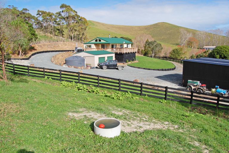Photo of property in 598a Oneriri Road, Kaiwaka, 0573