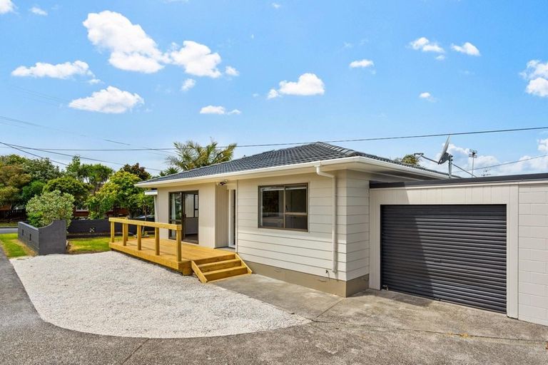 Photo of property in 1/9 Rewarewa Road, Te Atatu Peninsula, Auckland, 0610