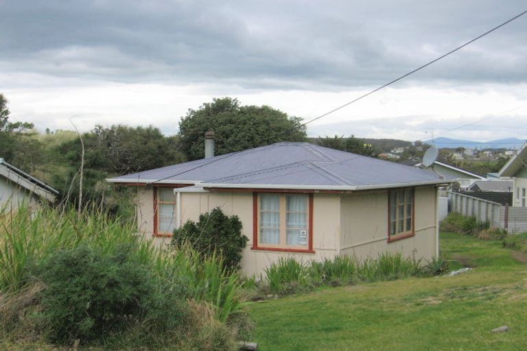 Photo of property in 3 Nelson Street, Foxton Beach, Foxton, 4815