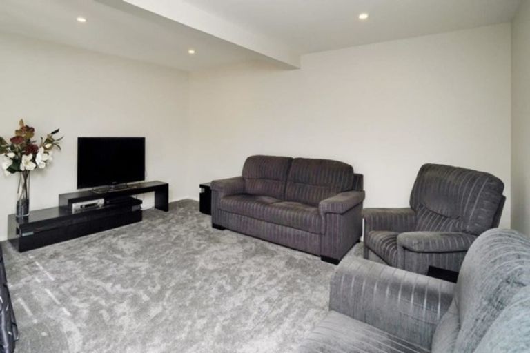 Photo of property in 76a Memorial Avenue, Ilam, Christchurch, 8053