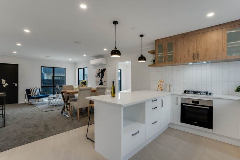 Photo of property in 6d Becker Drive, Weymouth, Auckland, 2103