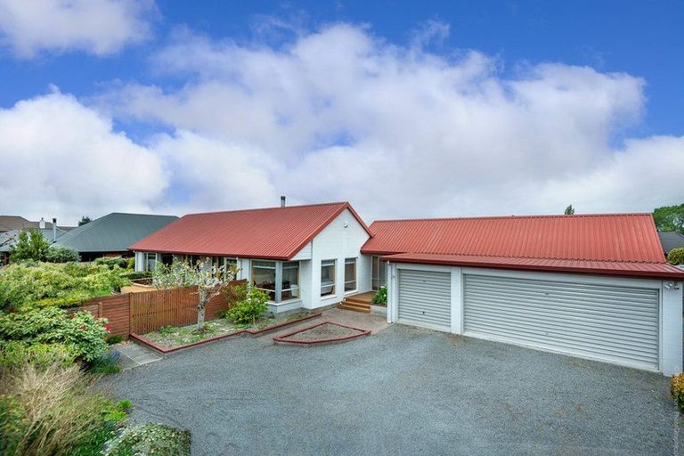 Photo of property in 54 Apsley Drive, Avonhead, Christchurch, 8042