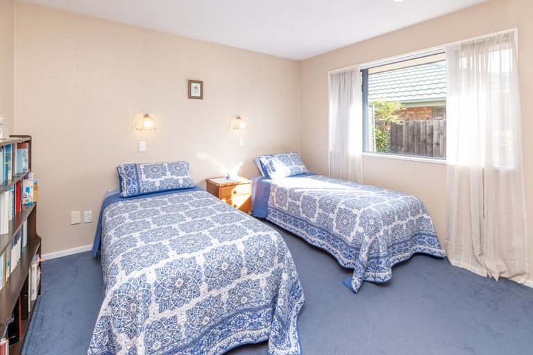 Photo of property in 16 Riegler Place, Belfast, Christchurch, 8051