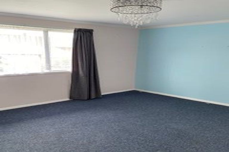 Photo of property in 1/7 Norana Road, Maoribank, Upper Hutt, 5018