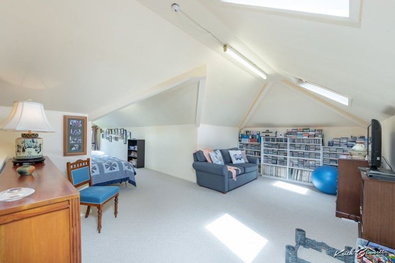 Photo of property in 39 Maungaraki Road, Korokoro, Lower Hutt, 5012