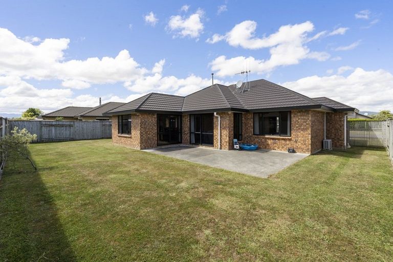 Photo of property in 33 Geneva Terrace, Kelvin Grove, Palmerston North, 4414