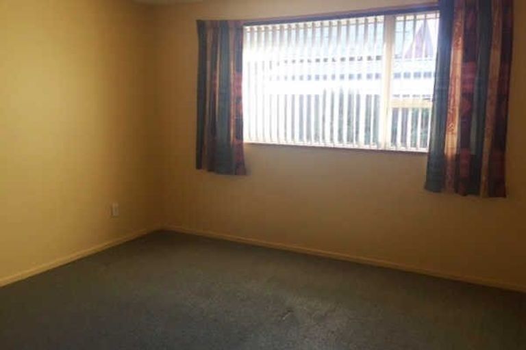 Photo of property in 2/38 Waimairi Road, Upper Riccarton, Christchurch, 8041