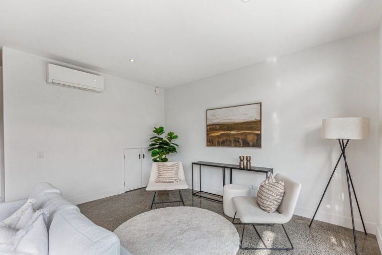 Photo of property in 6 Cochrane Road, Hobsonville, Auckland, 0616