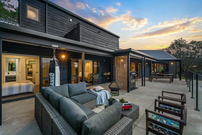 Photo of property in 7 Attwood Road, Paremoremo, Auckland, 0632