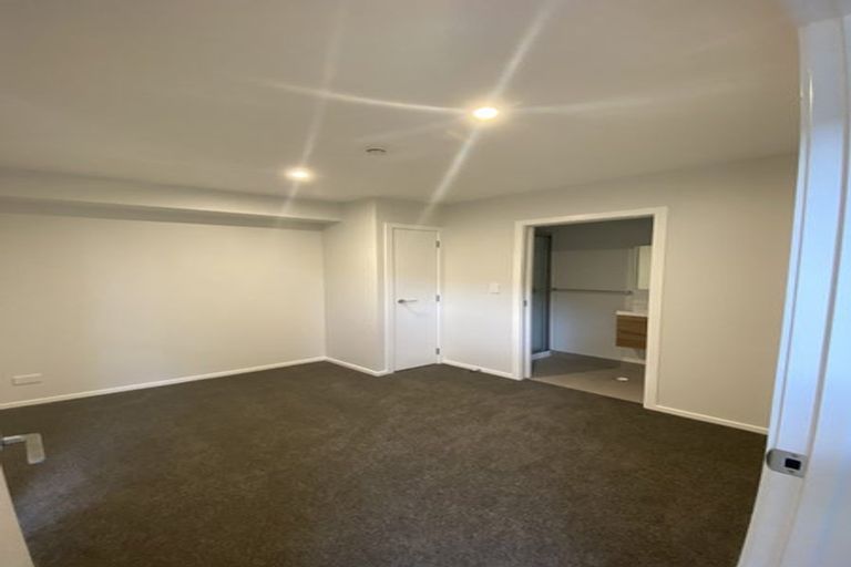 Photo of property in 21 Pukakaho Lane, Papatoetoe, Auckland, 2025