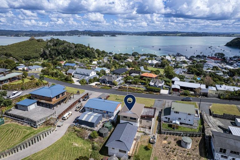 Photo of property in 10 Gould Street, Russell, 0202