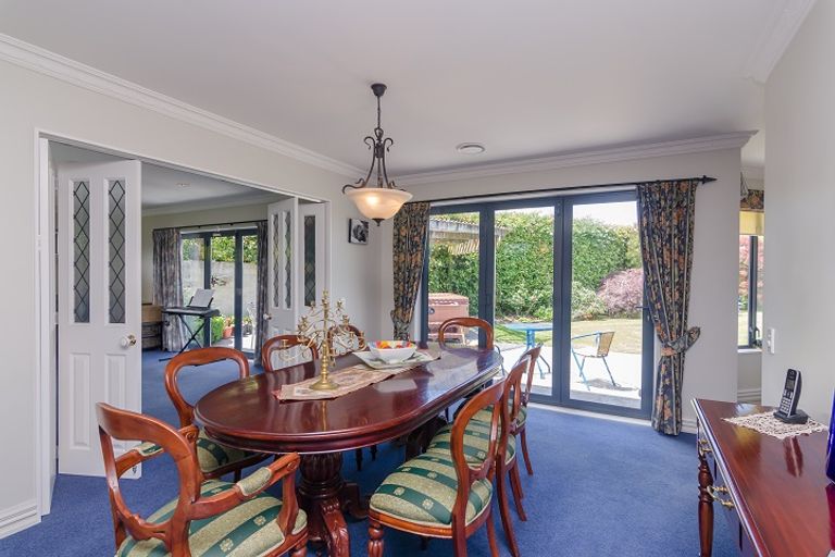 Photo of property in 10 Kenwyn Drive, Carterton, 5713