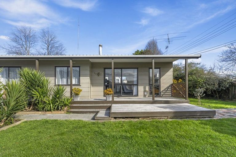 Photo of property in 2/1159 High Street, Taita, Lower Hutt, 5011