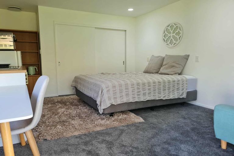 Photo of property in 28 Arataki Road, Havelock North, 4130