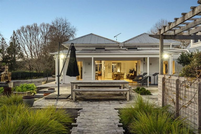 Photo of property in 1073 Kahikatea Flat Road, Waitoki, Kaukapakapa, 0871