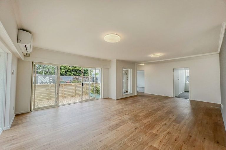 Photo of property in 26 Taharoto Road, Takapuna, Auckland, 0622