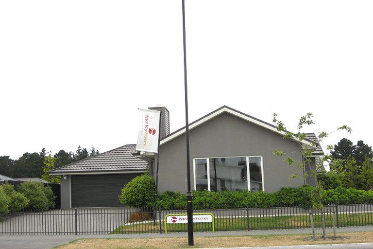 Photo of property in 20 Rothesay Road, Parklands, Christchurch, 8083