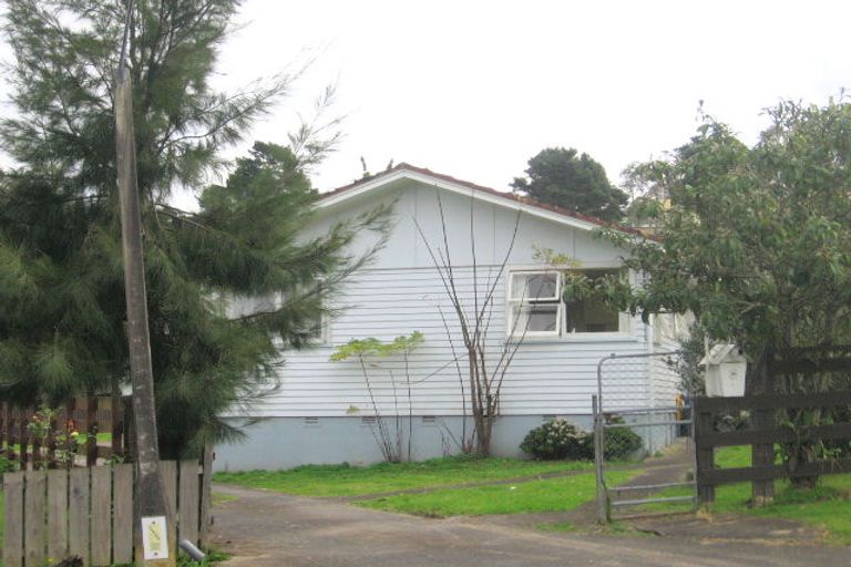 Photo of property in 8 Shale Avenue, Massey, Auckland, 0614