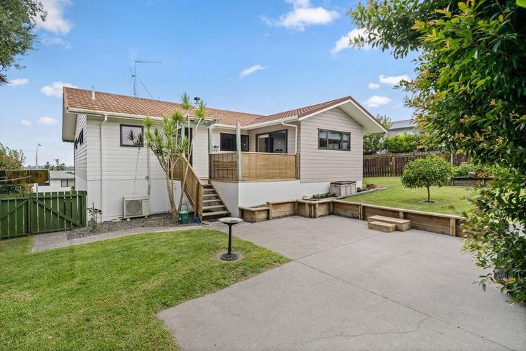 Photo of property in 25 Corinna Street, Welcome Bay, Tauranga, 3112