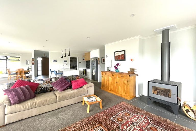 Photo of property in 4 Mcdonald Place, Collingwood, 7073