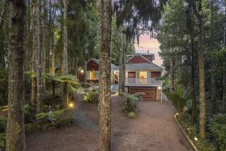 Photo of property in 17 Tawini Road, Titirangi, Auckland, 0604