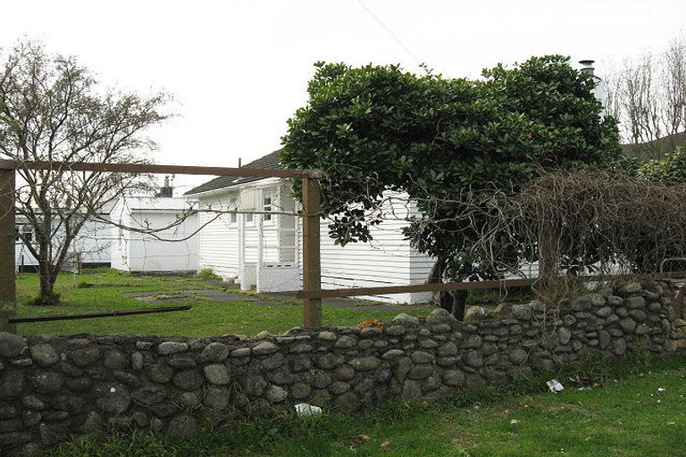 Photo of property in 7 Derwent Street, Wainuiomata, Lower Hutt, 5014