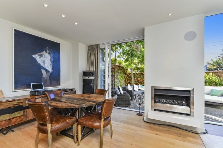 Photo of property in 8b Hauraki Road, Hauraki, Auckland, 0622