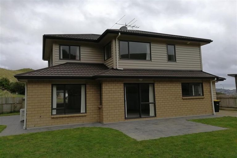 Photo of property in 27 Gifford Grove, Churton Park, Wellington, 6037