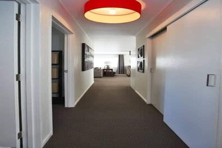 Photo of property in 34b Enderby Drive, Te Atatu Peninsula, Auckland, 0610