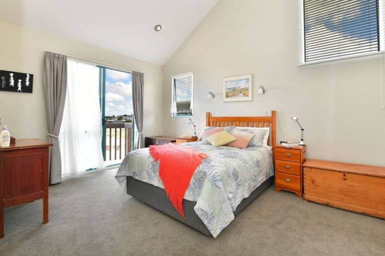 Photo of property in 12 Ascot Way, Orewa, 0931