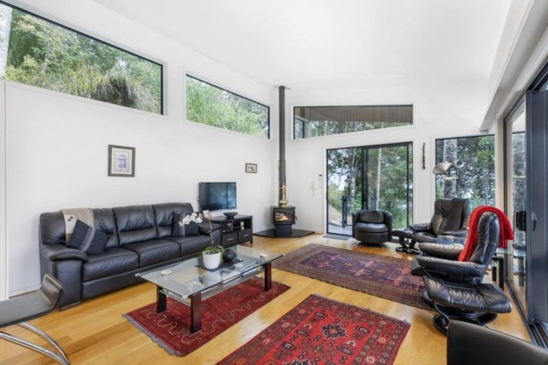 Photo of property in 177 Kawakawa Bay Coast Road, Kawakawa Bay, Papakura, 2585