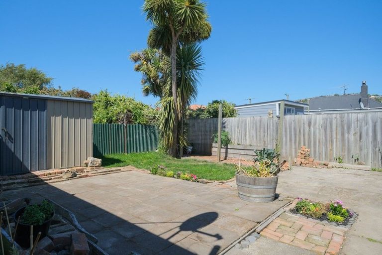 Photo of property in 17 Helena Street, Forbury, Dunedin, 9012