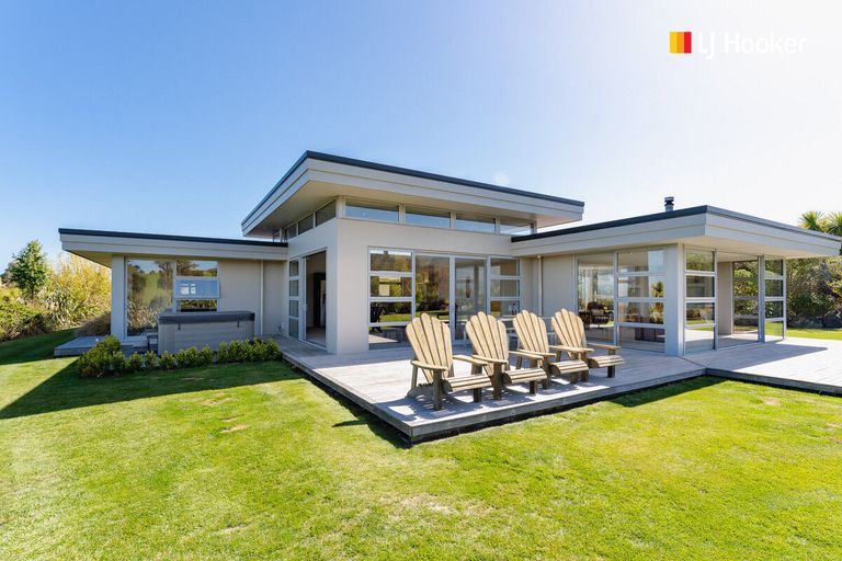 Photo of property in 28 Kayforce Road, Ocean View, Dunedin, 9035