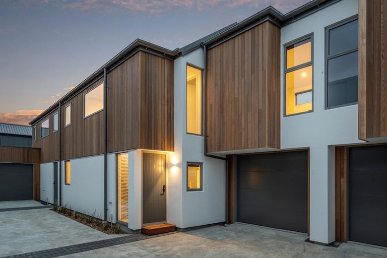 Photo of property in 3/39 Woodville Street, Edgeware, Christchurch, 8013