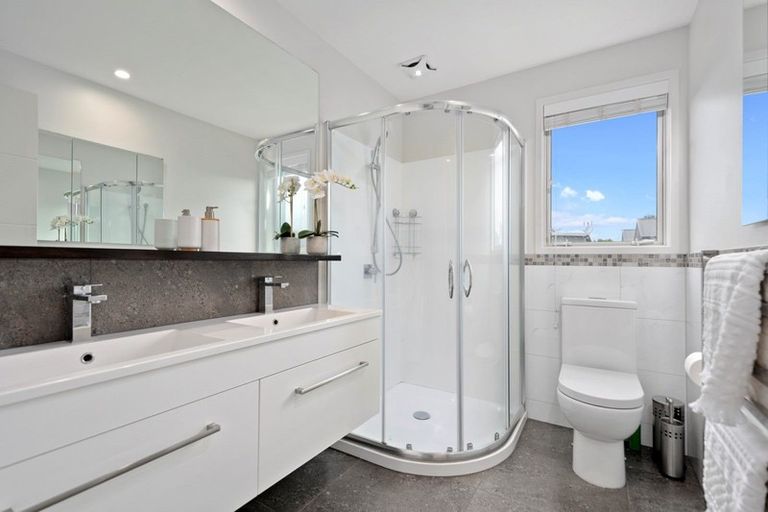 Photo of property in 77 Coast Boulevard, Papamoa Beach, Papamoa, 3118