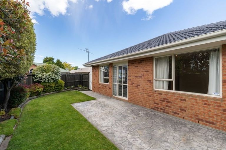Photo of property in 2/4 Empress Place, Halswell, Christchurch, 8025