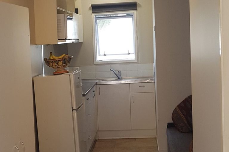 Photo of property in 46 Farquhar Road, Glendene, Auckland, 0602