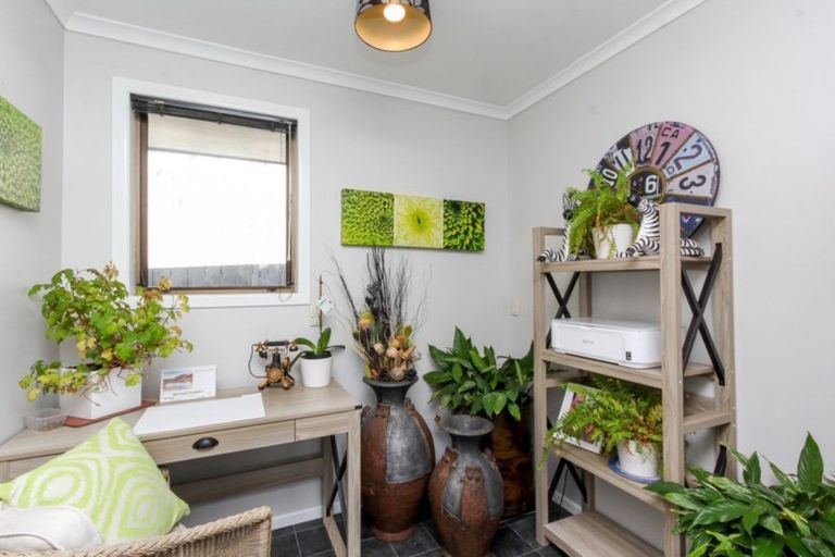 Photo of property in 14 Bronte Place, Whalers Gate, New Plymouth, 4310