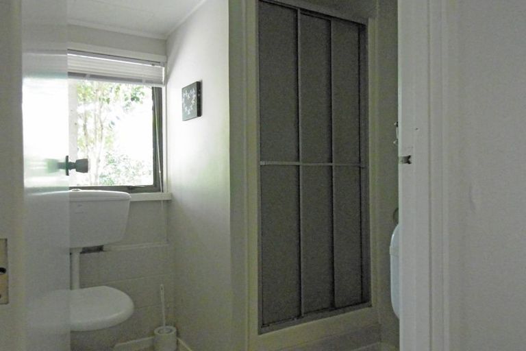 Photo of property in 2/65 Alexander Avenue, Torbay, Auckland, 0630