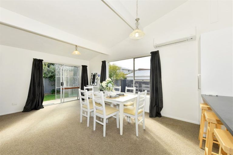 Photo of property in 2/56 Halswell Junction Road, Halswell, Christchurch, 8025