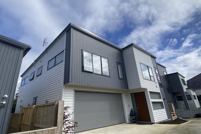 Photo of property in 35b Deanna Drive, West Harbour, Auckland, 0618