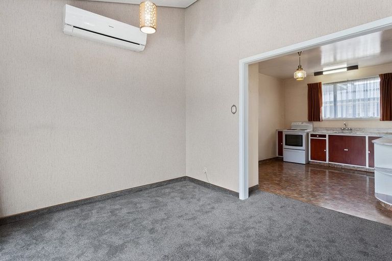 Photo of property in 76 Grimseys Road, Redwood, Christchurch, 8051