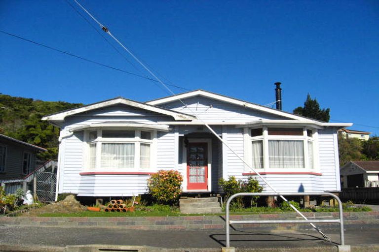 Photo of property in 2 Rochfort Street, Greymouth, 7805