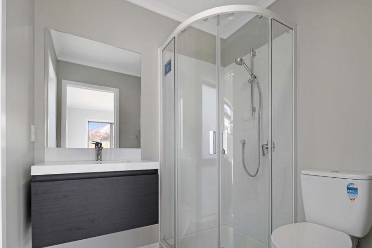 Photo of property in 10 Koru Loop, Paraparaumu, 5032