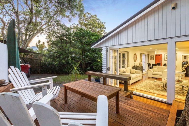 Photo of property in 1/14 Maritime Terrace, Birkenhead, Auckland, 0626