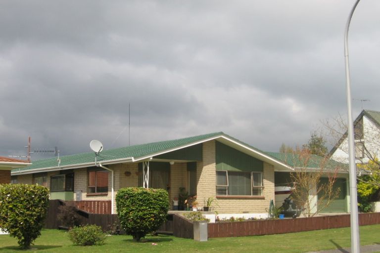 Photo of property in 41 Neri Crescent, Pomare, Rotorua, 3015